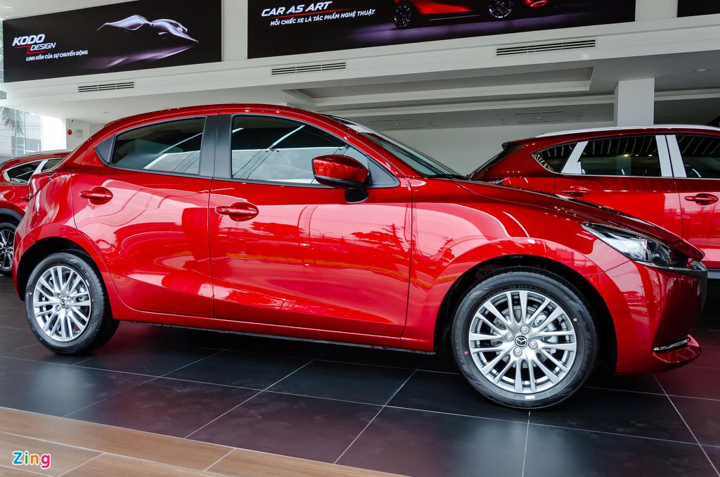 New Mazda2 Sport thân xe