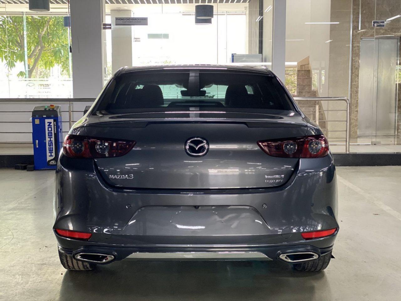 Mazda 3 đuôi xe 1