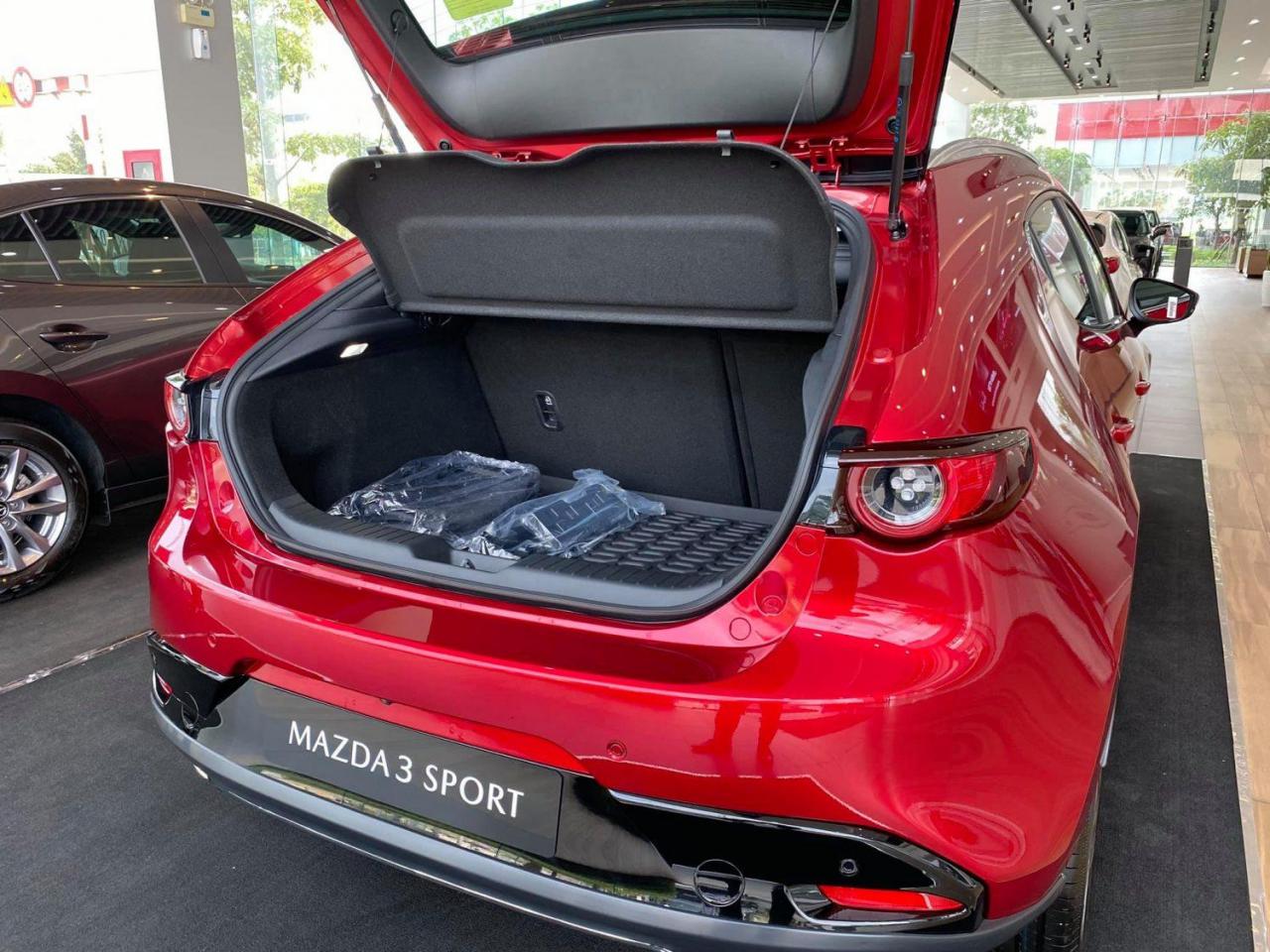 Mazda3 Sport khoang hành lý